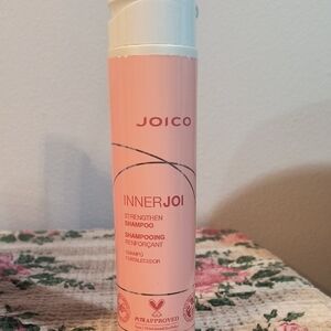 Joico InnerJoi Strengthen Shampoo in Pink
